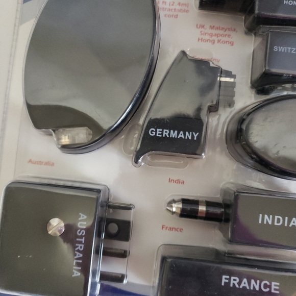 New Optimum Travel Accessories Global Phone Adapter Kit E02547 1724510- 8pcs - Picture 4 of 4